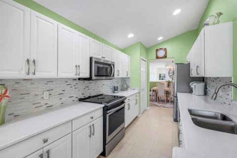 Condo in Fort Myers, Florida, 2 bedrooms № 2214714 - photo 16