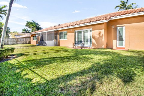 House in Pembroke Pines, Florida 4 bedrooms, 235.23 sq.m. № 1970391 - photo 23