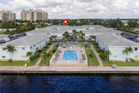 Copropriété à vendre à North Fort Myers, Floride: 1 chambre, 61.22 m2 № 1903840 - photo 14
