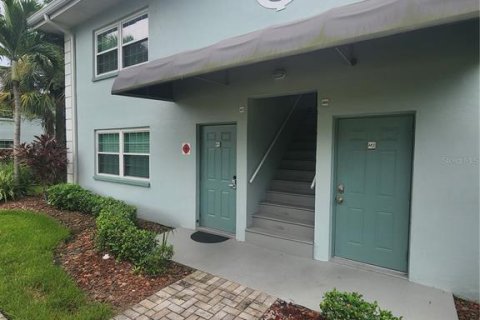 Copropriété à vendre à North Fort Myers, Floride: 1 chambre, 61.22 m2 № 1903840 - photo 1