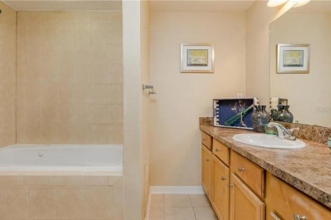 Copropriété à vendre à North Fort Myers, Floride: 1 chambre, 61.22 m2 № 1903840 - photo 8