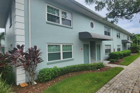 Copropriété à vendre à North Fort Myers, Floride: 1 chambre, 61.22 m2 № 1903840 - photo 2