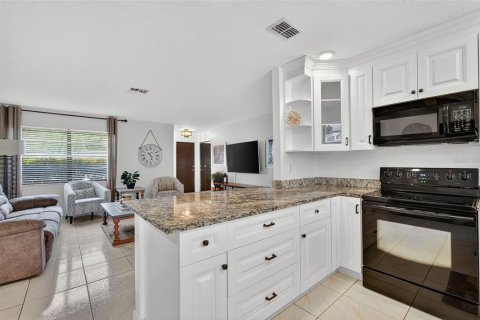 Casa en venta en Clearwater, Florida, 3 dormitorios, 106.37 m2 № 1906763 - foto 11
