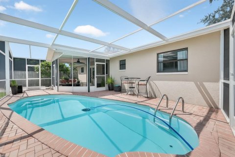 Casa en venta en Clearwater, Florida, 3 dormitorios, 106.37 m2 № 1906763 - foto 2