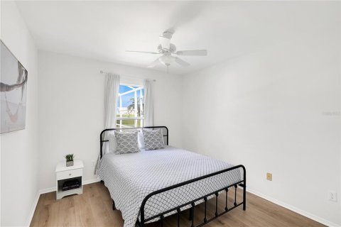 House in Davenport, Florida 4 bedrooms, 174.84 sq.m. № 1838030 - photo 24