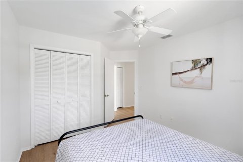 House in Davenport, Florida 4 bedrooms, 174.84 sq.m. № 1838030 - photo 25