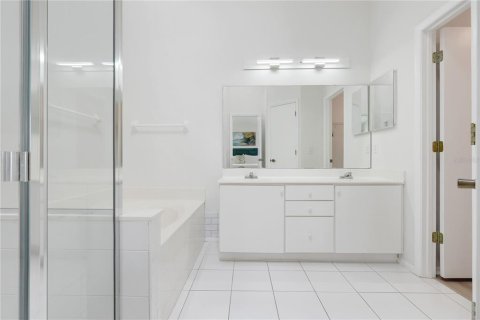 House in Davenport, Florida 4 bedrooms, 174.84 sq.m. № 1838030 - photo 21