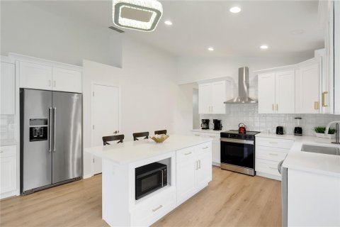 House in Davenport, Florida 4 bedrooms, 174.84 sq.m. № 1838030 - photo 17