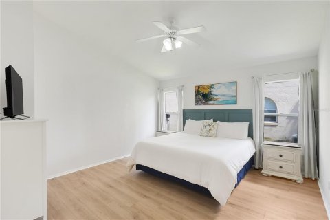 House in Davenport, Florida 4 bedrooms, 174.84 sq.m. № 1838030 - photo 18