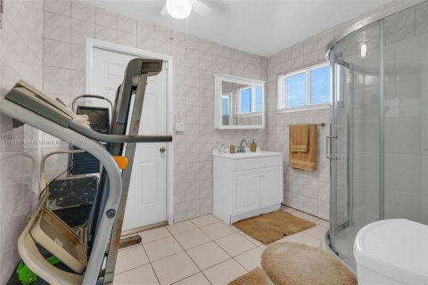 House in Oakland Park, Florida 2 bedrooms, 99.78 sq.m. № 1975736 - photo 20