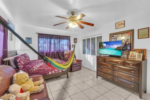 House in Oakland Park, Florida 2 bedrooms, 99.78 sq.m. № 1975736 - photo 18