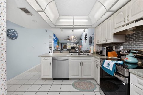 Condo in Punta Gorda, Florida, 2 bedrooms  № 2148354 - photo 15