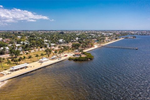 House in Port Charlotte, Florida 2 bedrooms, 150.87 sq.m. № 1746336 - photo 22