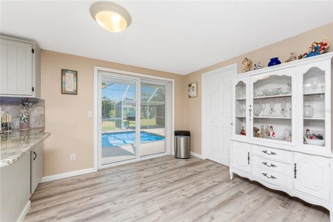 House in Port Charlotte, Florida 2 bedrooms, 150.87 sq.m. № 1746336 - photo 7