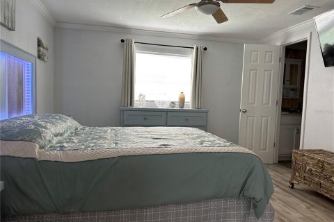 House in Port Charlotte, Florida 2 bedrooms, 150.87 sq.m. № 1746336 - photo 25