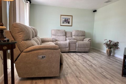 House in Port Charlotte, Florida 2 bedrooms, 150.87 sq.m. № 1746336 - photo 24