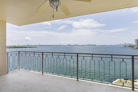 Condo in Miami, Florida, 2 bedrooms  № 2086412 - photo 25