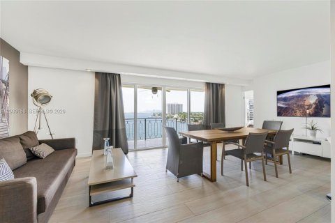 Condo in Miami, Florida, 2 bedrooms  № 2086412