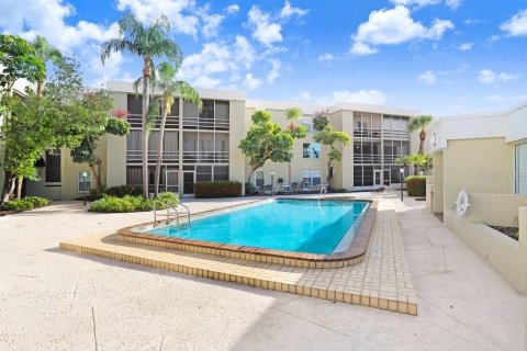 Снять в аренду кондоминиум в Тампа, Флорида 1 комната, 60.39м2, № 1913995 - фото 1