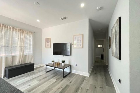 Villa ou maison à vendre à Miami, Floride: 3 chambres, 73.58 m2 № 1973474 - photo 14