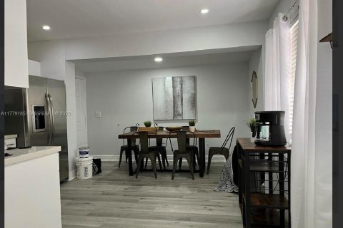 Villa ou maison à vendre à Miami, Floride: 3 chambres, 73.58 m2 № 1973474 - photo 11