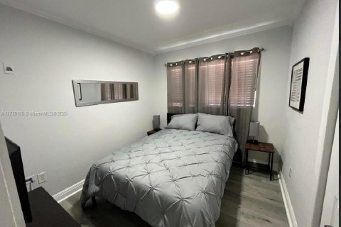 Villa ou maison à vendre à Miami, Floride: 3 chambres, 73.58 m2 № 1973474 - photo 2