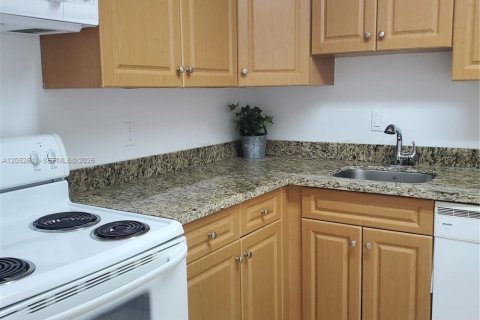 Condo in Doral, Florida, 1 bedroom  № 2244647