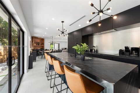 Купить виллу или дом в Майами, Флорида 5 спален, 219.81м2, № 2050770 - фото 30