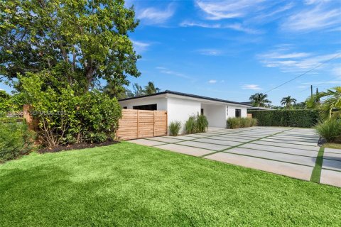 Купить виллу или дом в Майами, Флорида 5 спален, 219.81м2, № 2050770 - фото 15