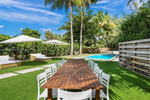 Купить виллу или дом в Майами, Флорида 5 спален, 219.81м2, № 2050770 - фото 24