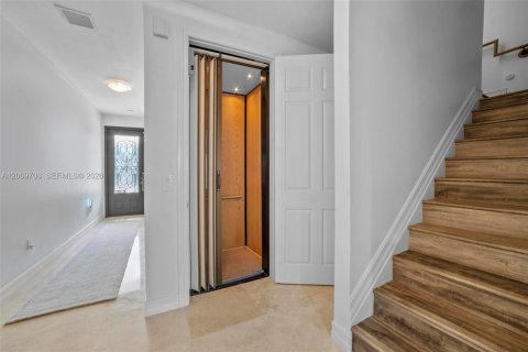 Adosado en venta en Fort Lauderdale, Florida, 3 dormitorios, 186.55 m2 № 2072689 - foto 29