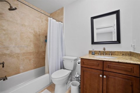 Adosado en venta en Fort Lauderdale, Florida, 3 dormitorios, 186.55 m2 № 2072689 - foto 27