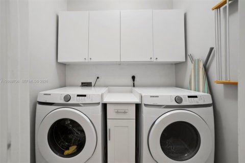 Adosado en venta en Fort Lauderdale, Florida, 3 dormitorios, 186.55 m2 № 2072689 - foto 20
