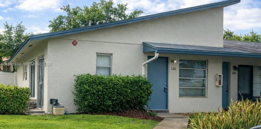 Condo à Pompano Beach, Floride, 2 chambres  № 1997359