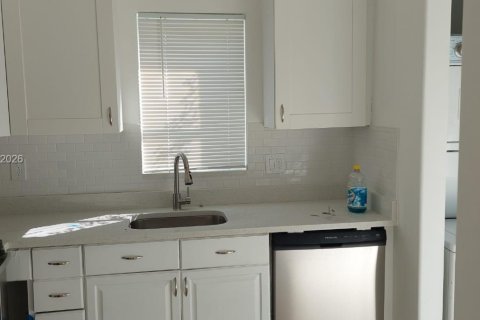 Copropriété à louer à Pompano Beach, Floride: 2 chambres, 84.73 m2 № 1997359 - photo 3