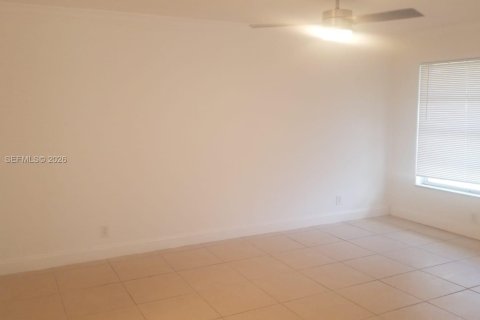 Copropriété à louer à Pompano Beach, Floride: 2 chambres, 84.73 m2 № 1997359 - photo 6