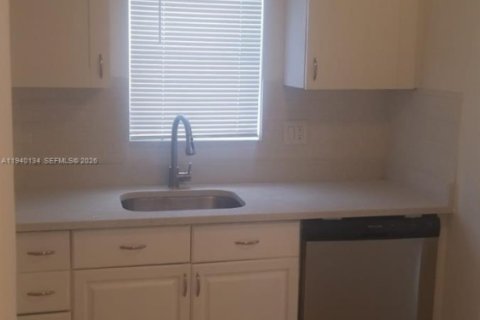 Copropriété à louer à Pompano Beach, Floride: 2 chambres, 84.73 m2 № 1997359 - photo 4