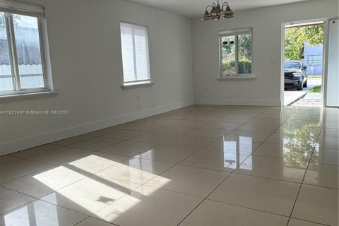Купить виллу или дом в Майами, Флорида 3 спальни, 139.35м2, № 1785880 - фото 11