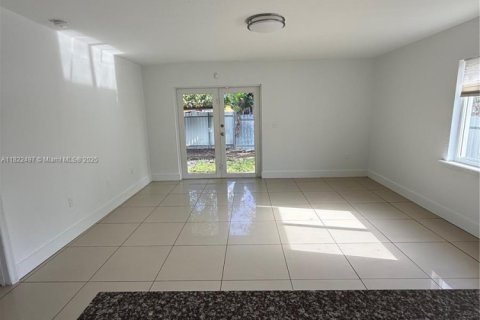 Купить виллу или дом в Майами, Флорида 3 спальни, 139.35м2, № 1785880 - фото 15