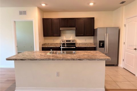 House in Lake Alfred, Florida 3 bedrooms, 157 sq.m. № 2209235 - photo 5