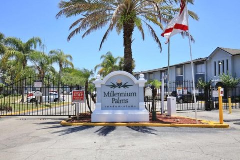 Condominio en venta en Orlando, Florida, 2 dormitorios, 90.67 m2 № 1673769 - foto 1
