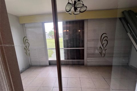 Copropriété à vendre à Margate, Floride: 2 chambres, 91.97 m2 № 2038119 - photo 19