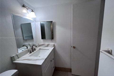 Copropriété à vendre à Margate, Floride: 2 chambres, 91.97 m2 № 2038119 - photo 12