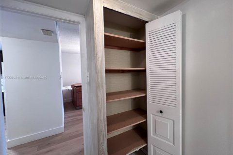 Copropriété à vendre à Margate, Floride: 2 chambres, 91.97 m2 № 2038119 - photo 13