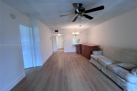 Copropriété à vendre à Margate, Floride: 2 chambres, 91.97 m2 № 2038119 - photo 3