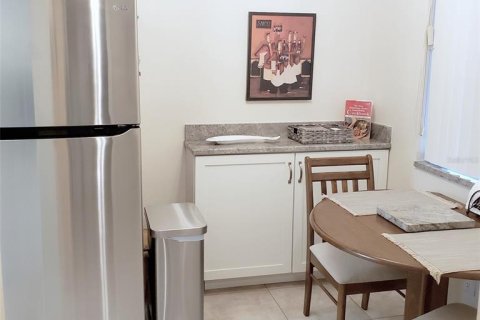 Copropriété à louer à Sarasota, Floride: 2 chambres, 102.94 m2 № 214826 - photo 8