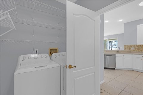 Condo in Sun City Center, Florida, 2 bedrooms  № 1539030 - photo 15