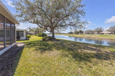 Condo in Sun City Center, Florida, 2 bedrooms  № 1539030 - photo 28
