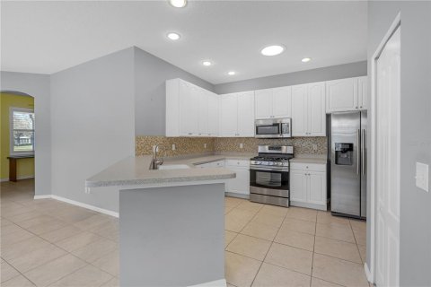 Condo in Sun City Center, Florida, 2 bedrooms  № 1539030 - photo 6