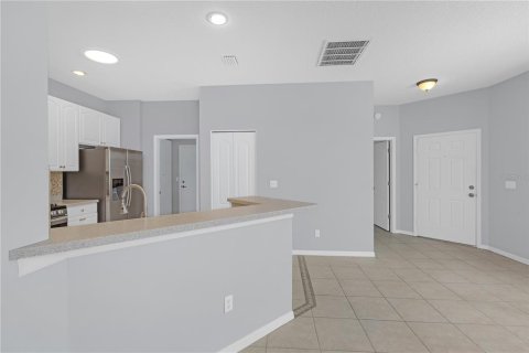 Condo in Sun City Center, Florida, 2 bedrooms  № 1539030 - photo 7